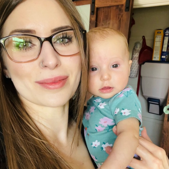 Meet your Posher, Kelsie!! - Picture 5 of 7